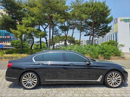 BMW 7-Series 750Li xDrive — пробег 129 221 км — фото 4 из 5