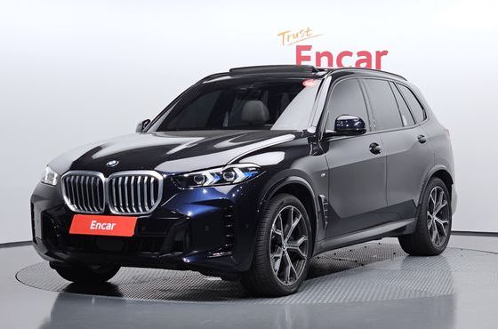 BMW X5 xDrive 40i M Sport — пробег 4 645 км — фото 1 из 5