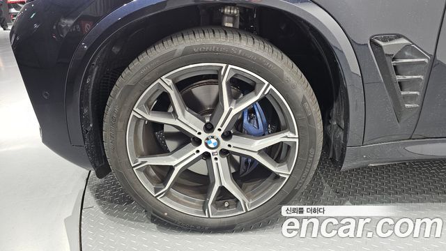 BMW X5 xDrive 40i M Sport — пробег 4 645 км — фото 5 из 5