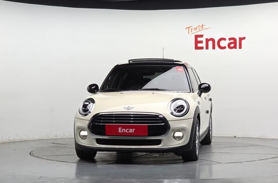 Mini Cooper 5Door HIGH 3rd — пробег 13 890 км — фото 3 из 5