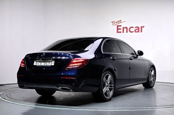 Mercedes-Benz E-Class E300 AMG Line — пробег 45 128 км — фото 2 из 5