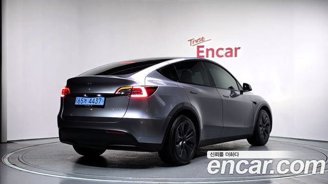 Tesla Model Y Long Range AWD — пробег 45 367 км — фото 2 из 5