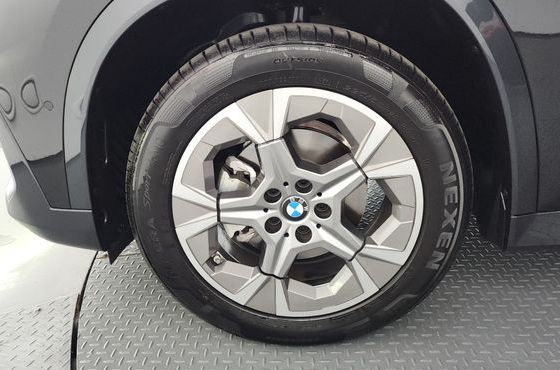 BMW X1 xDrive 20i xLine — пробег 4 168 км — фото 5 из 5