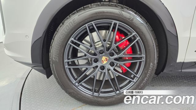Porsche Cayenne 4.0 GTS — пробег 6 580 км — фото 5 из 5