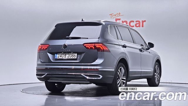 Volkswagen Tiguan 2.0 TSI Prestige — пробег 30 606 км — фото 2 из 5