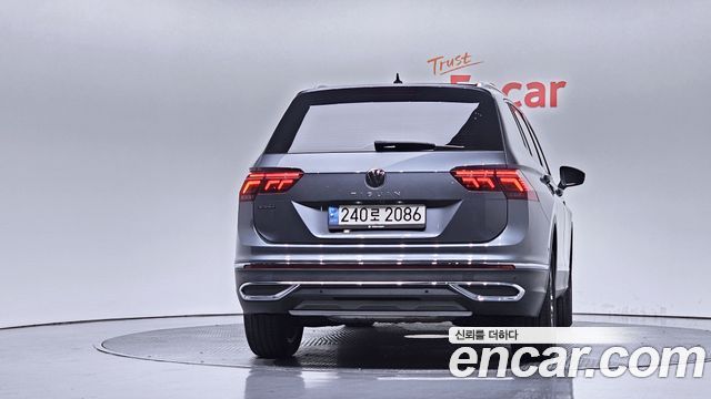 Volkswagen Tiguan 2.0 TSI Prestige — пробег 30 606 км — фото 4 из 5