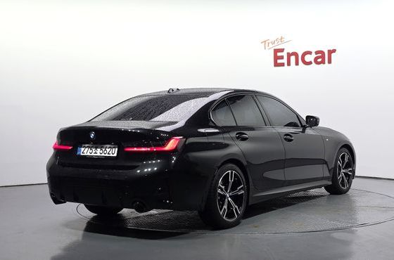 BMW 3-Series 320i M Sport — пробег 10 239 км — фото 2 из 5