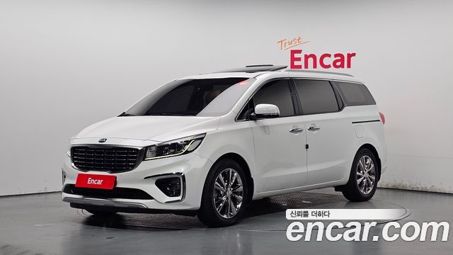 Kia Carnival 9-Seater Luxury — пробег 112 964 км — фото 1 из 5
