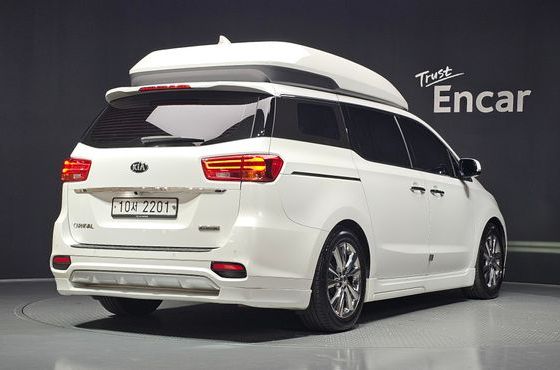 Kia Carnival 9-Seater Hi-Limousine Noblesse Special — пробег 135 230 км — фото 2 из 5