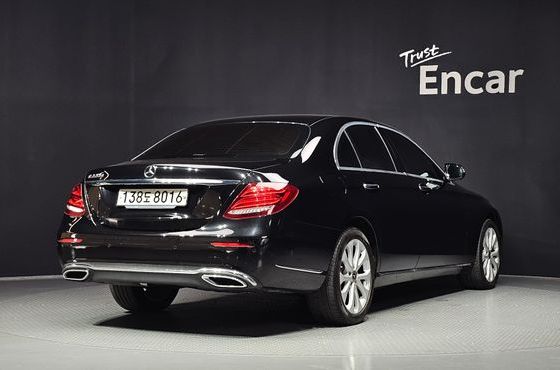 Mercedes-Benz E-Class E220d Exclusive — пробег 98 341 км — фото 2 из 5