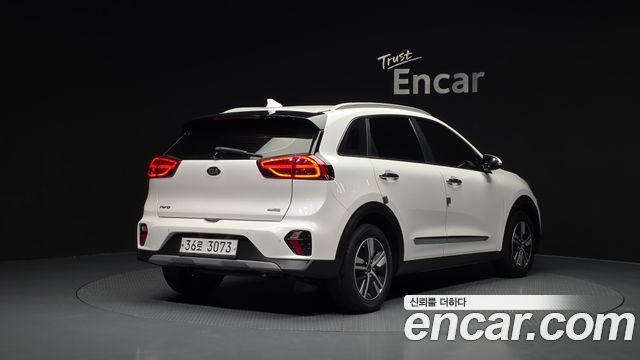 Kia Niro 1.6 HEV Prestige — пробег 165 146 км — фото 2 из 5