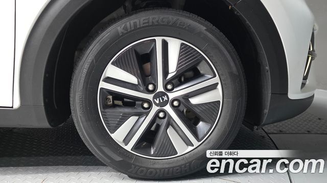 Kia Niro 1.6 HEV Prestige — пробег 165 146 км — фото 5 из 5