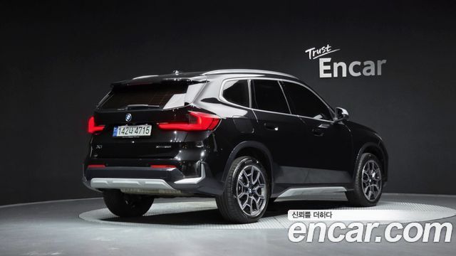 BMW X1 xDrive 20i xLine — пробег 35 771 км — фото 2 из 5