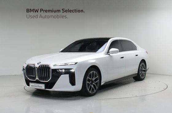 BMW 7-Series 740i xDrive M Sport — пробег 10 340 км — фото 1 из 5