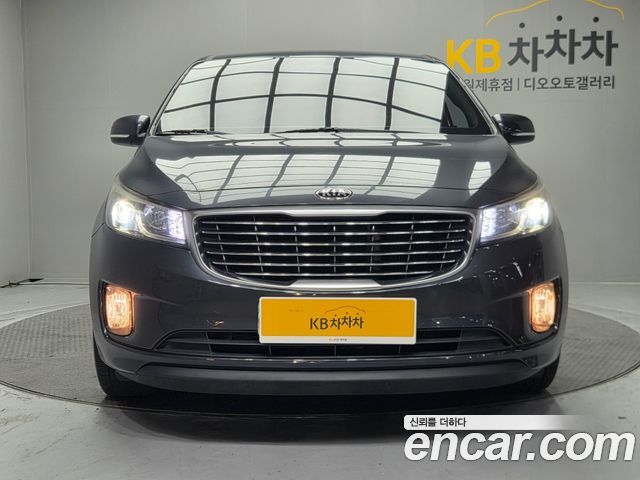 Kia Carnival 11-seater Deluxe — пробег 140 679 км — фото 1 из 5