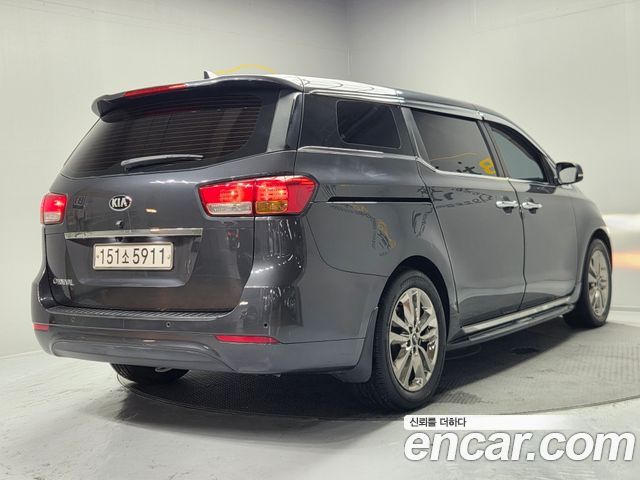 Kia Carnival 11-seater Deluxe — пробег 140 679 км — фото 4 из 5
