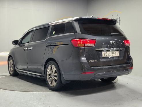 Kia Carnival 11-seater Deluxe — пробег 140 679 км — фото 5 из 5