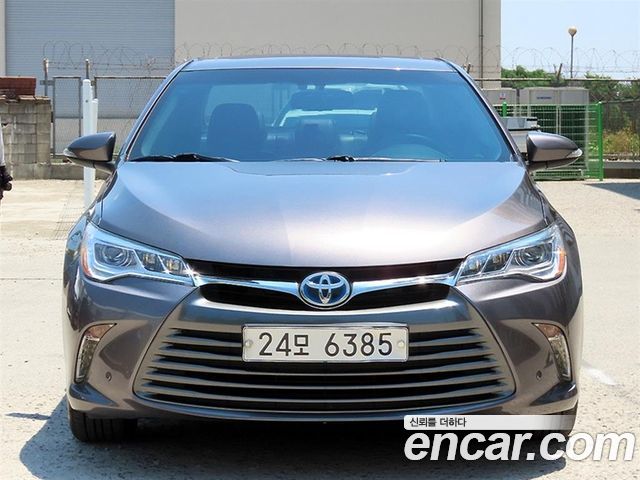 Toyota Camry Hybrid XLE — пробег 86 067 км — фото 1 из 5