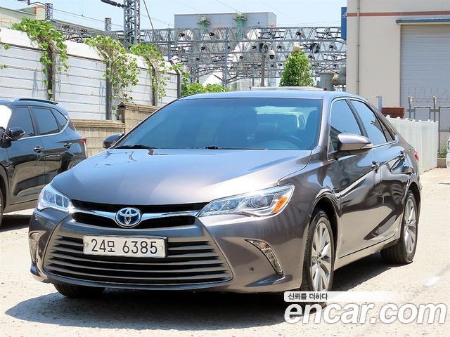 Toyota Camry Hybrid XLE — пробег 86 067 км — фото 2 из 5