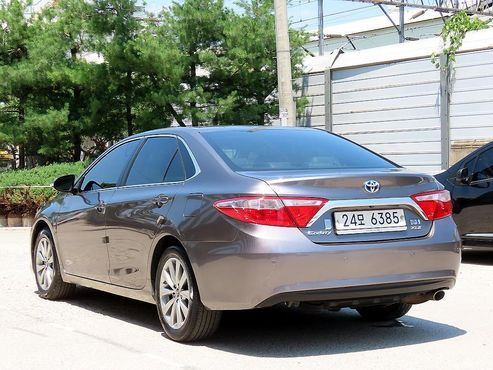 Toyota Camry Hybrid XLE — пробег 86 067 км — фото 3 из 5