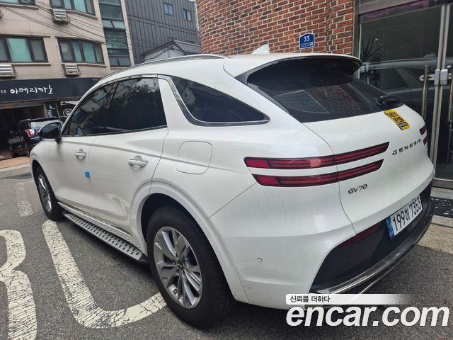 Genesis GV70 2.5T Gasoline AWD — пробег 8 715 км — фото 4 из 5