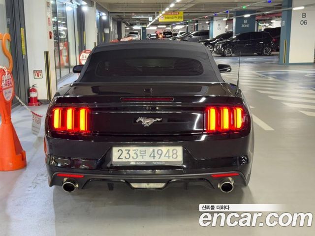 Ford Mustang Convertible — пробег 71 555 км — фото 5 из 5