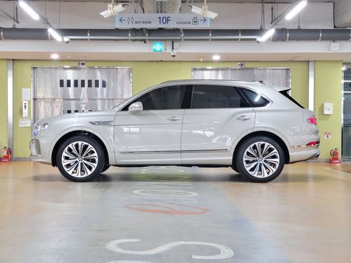 Bentley Bentayga 4.0 V8 — пробег 1 200 км — фото 2 из 5