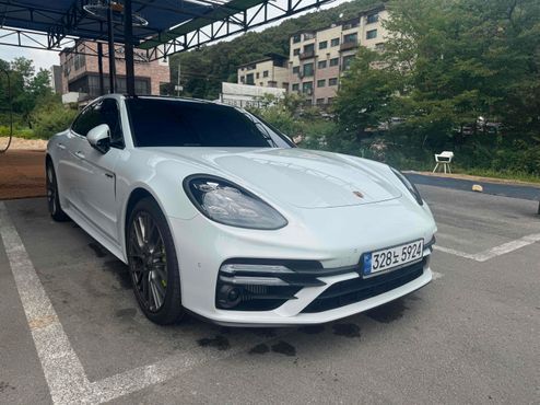 Porsche Panamera 2.9 AWD E-Hybrid — пробег 33 000 км — фото 4 из 5
