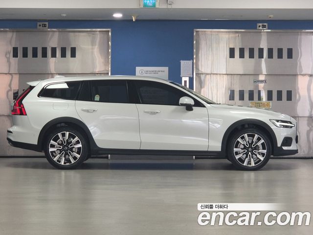 Volvo V60 из Кореи Encar