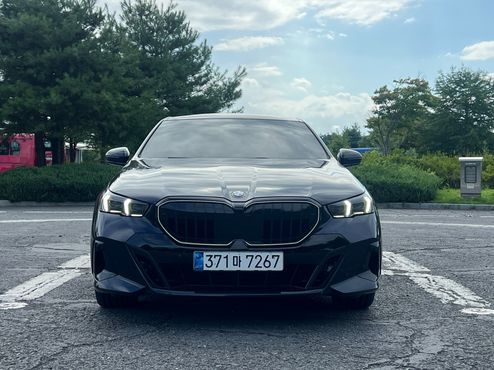 BMW 5-Series 530i xDrive M Sport — пробег 7 980 км — фото 3 из 5