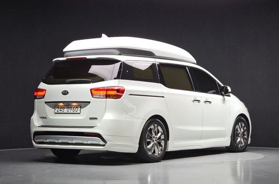 Kia Carnival 9-seater Hi-Limousine Noblesse — пробег 136 871 км — фото 2 из 5