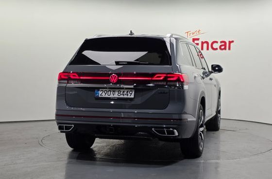 Volkswagen Atlas 2.0 TSI R-LINE 7-Seater — пробег 2 803 км — фото 4 из 5