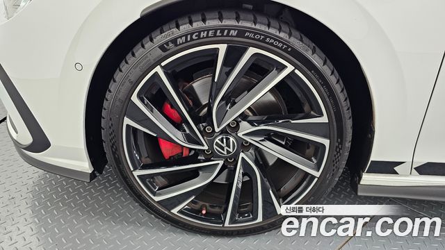 Volkswagen Golf 2.0 GTI — пробег 30 048 км — фото 5 из 5