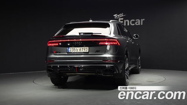Audi Q8 55 TFSI Quattro Premium — пробег 33 621 км — фото 4 из 5