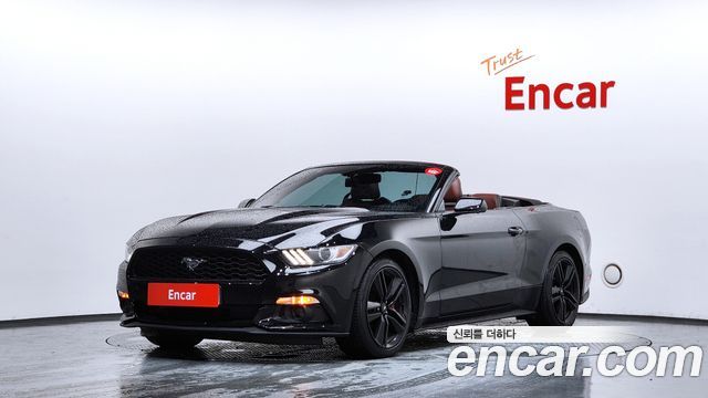 Ford Mustang Convertible — пробег 109 801 км — фото 1 из 5