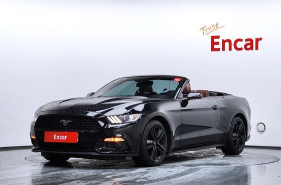 Ford Mustang Convertible — пробег 109 801 км — фото 1 из 5
