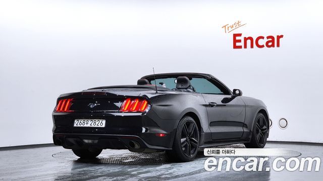 Ford Mustang Convertible — пробег 109 801 км — фото 2 из 5