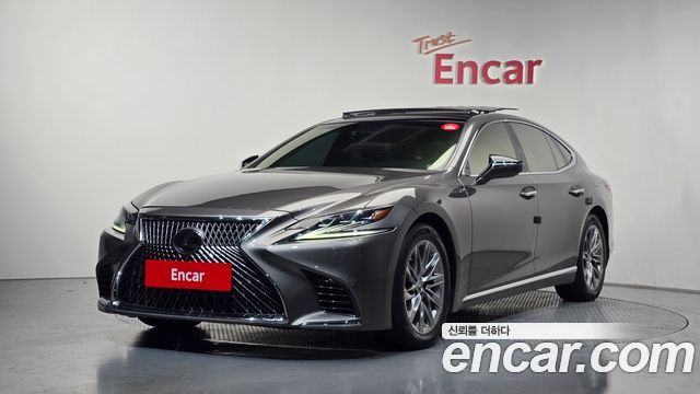 Lexus LS 3.5 Luxury AWD — пробег 57 276 км — фото 1 из 5