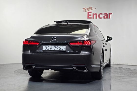Lexus LS 3.5 Luxury AWD — пробег 57 276 км — фото 4 из 5