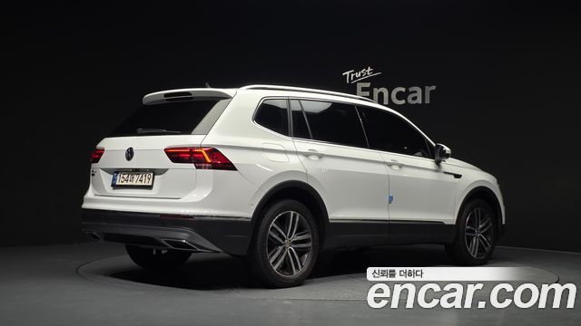 Volkswagen Tiguan 2.0 TDI Prestige — пробег 172 805 км — фото 2 из 5