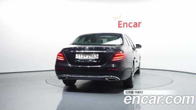 Mercedes-Benz E-Class E300 4MATIC Avnatgarde — пробег 256 170 км — фото 4 из 5