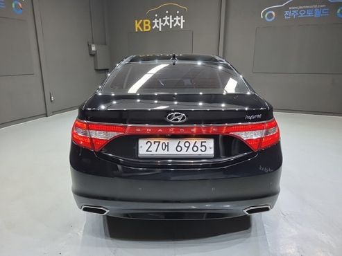 Hyundai Grandeur Premium — пробег 130 000 км — фото 4 из 5