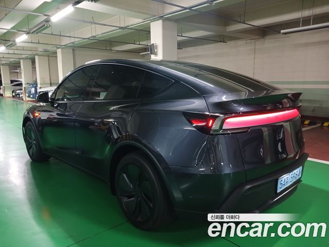 Tesla Model Y Premium RWD — пробег 651 км — фото 5 из 5