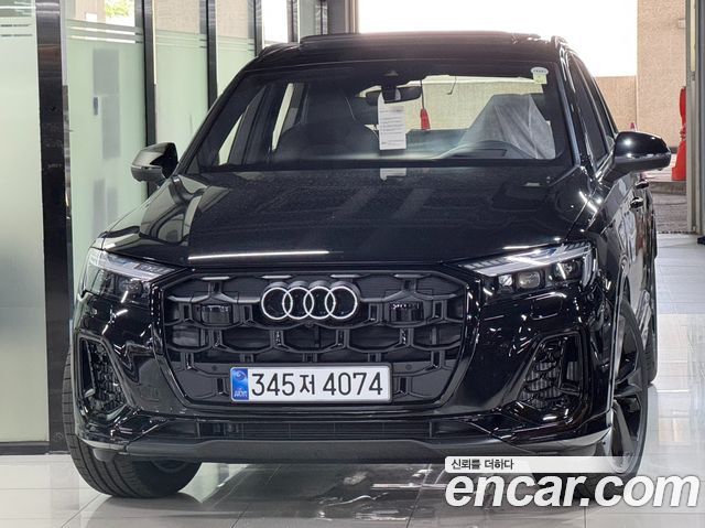 Audi Q7 55 TFSI Quattro Premium — пробег 12 км — фото 1 из 5
