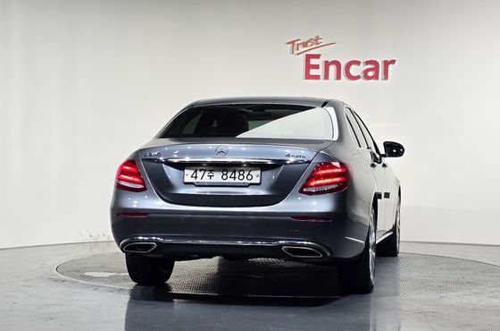 Mercedes-Benz E-Class E300 4MATIC Exclusive — пробег 61 324 км — фото 4 из 5