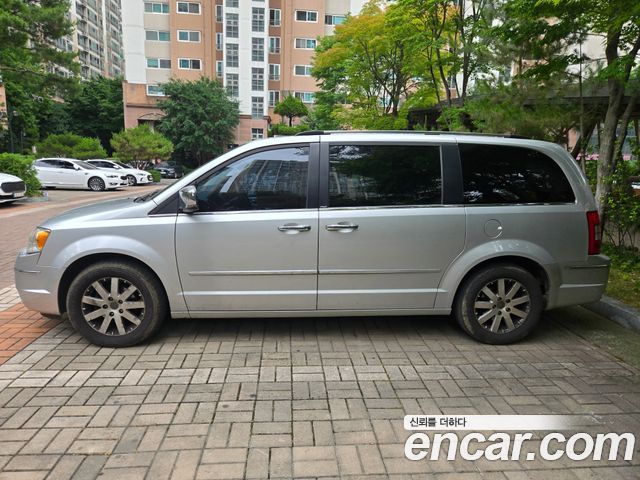 Chrysler Grand Voyager 3.8 — пробег 56 150 км — фото 2 из 5
