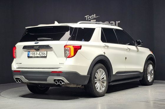 Ford Explorer 3.0 PHEV — пробег 105 622 км — фото 2 из 5