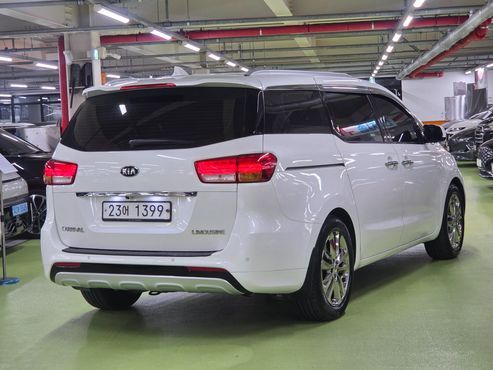 Kia Carnival 7-seater Limousine VIP — пробег 184 760 км — фото 4 из 5