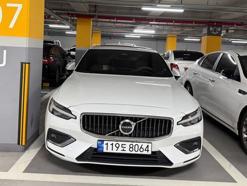 Volvo S60 B5 Ultimate Bright — пробег 70 500 км — фото 1 из 5