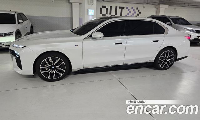 BMW 7-Series 740i xDrive M Sport Limited — пробег 18 220 км — фото 2 из 5
